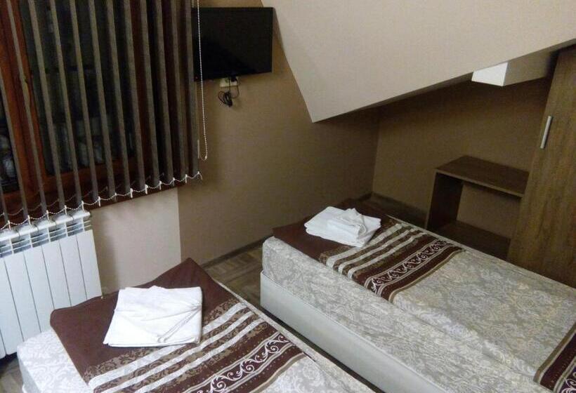 2 Bedroom Suite Mountain View, Mineral 56