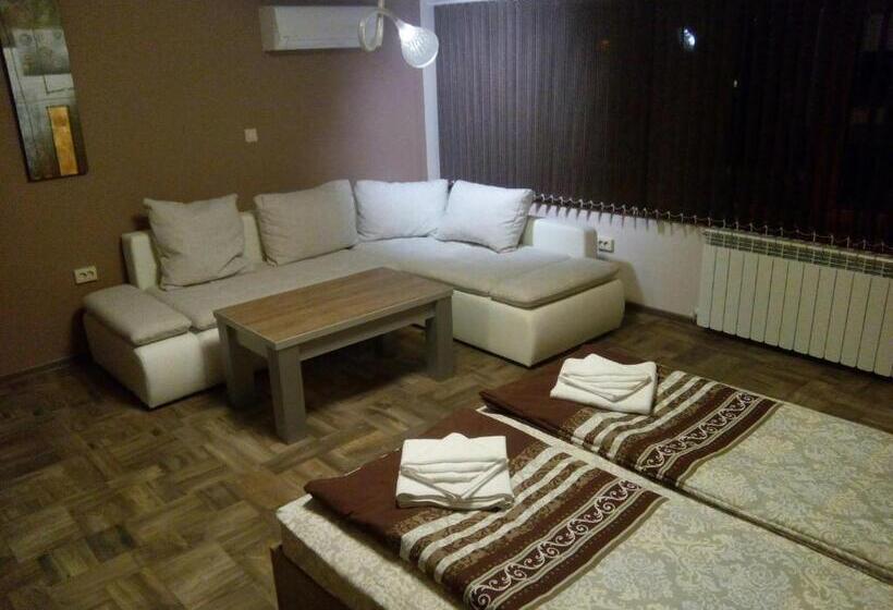 2 Bedroom Suite Mountain View, Mineral 56