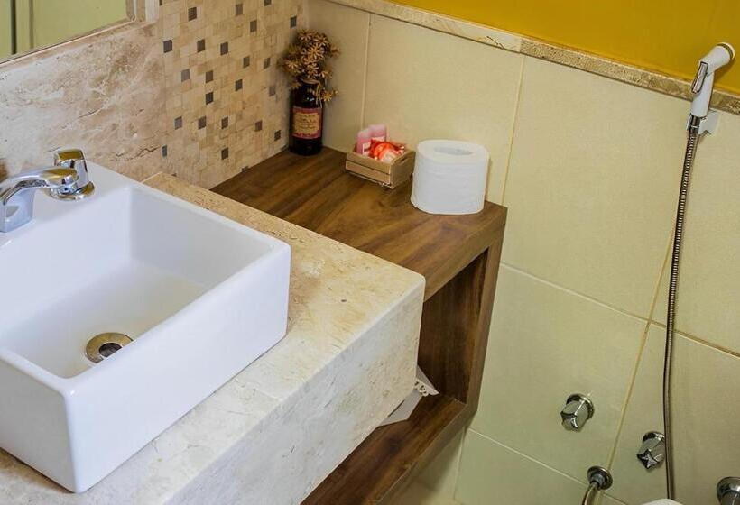 Трехместный Номер Стандарт с Балконом, Pousada Rainha Da Mata