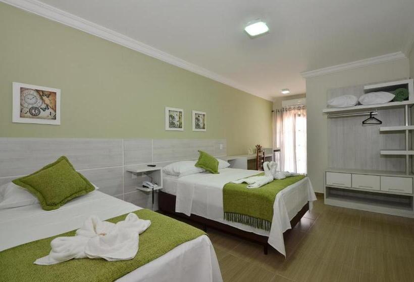 Трехместный Номер Стандарт с Балконом, Pousada Rainha Da Mata