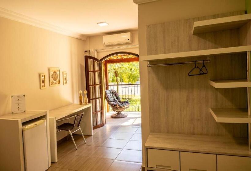 Трехместный Номер Стандарт с Балконом, Pousada Rainha Da Mata