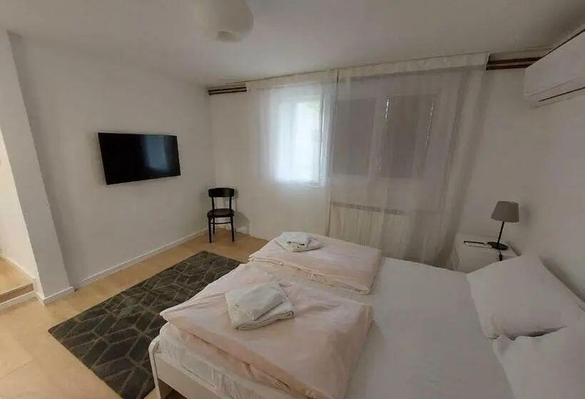آپارتمان 1 خوابه همکف, Vrnjci House
