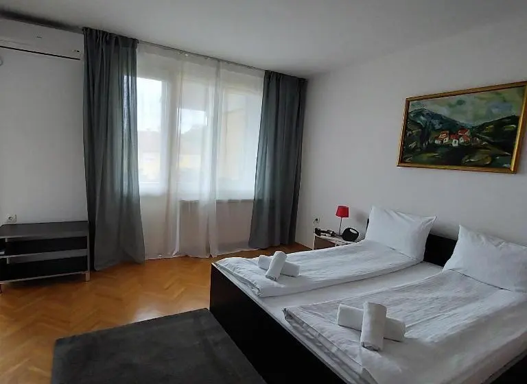 آپارتمان 1 خوابه با بالکن, Vrnjci House