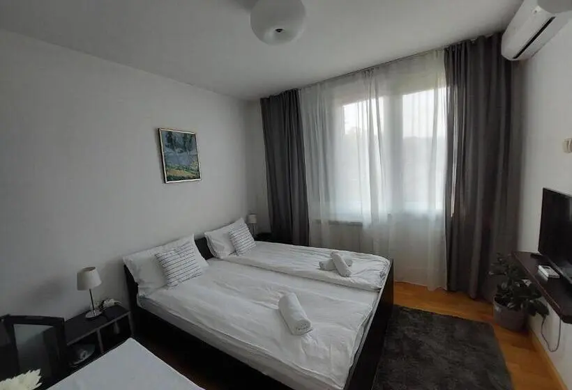 اتاق استاندارد با بالکن, Vrnjci House