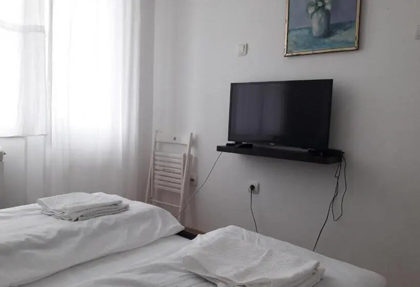 اتاق استاندارد با بالکن, Vrnjci House