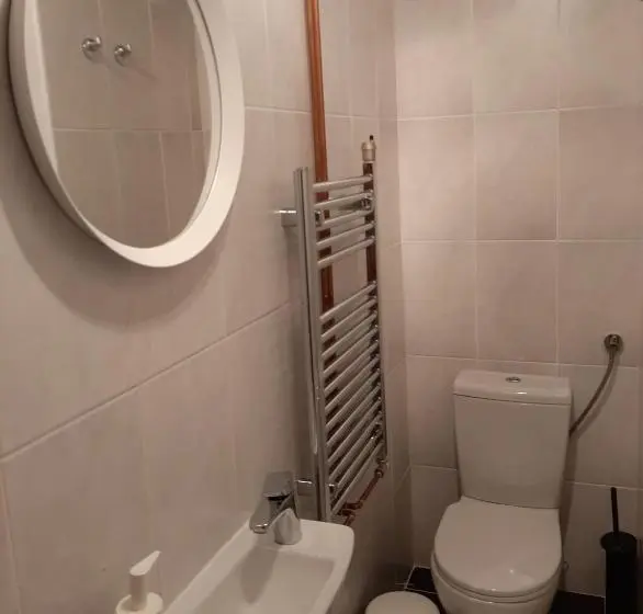 اتاق استاندارد با چشم‌انداز باغ, Vrnjci House
