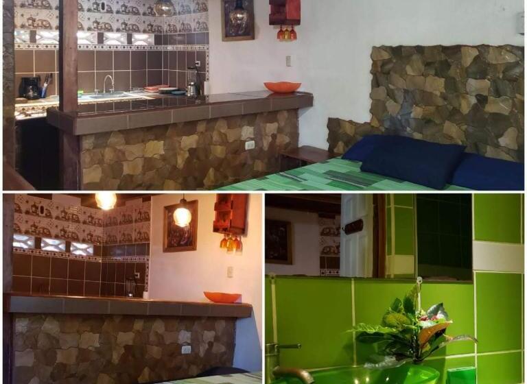 スタンダードルーム, Hostal Cecilia