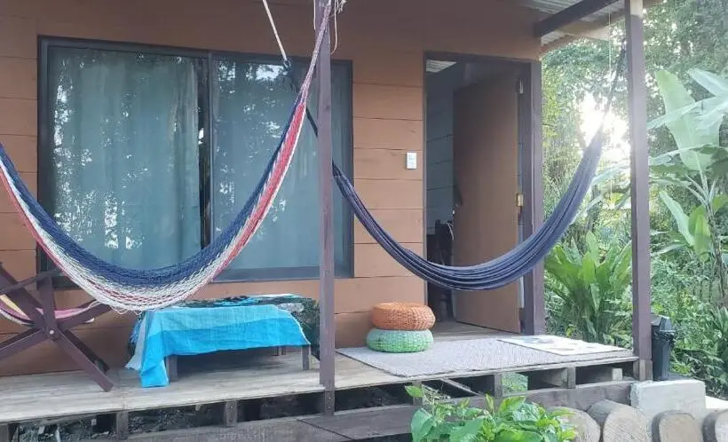 بانگلوی استاندارد با چشم‌انداز دریا, Hostal Cecilia