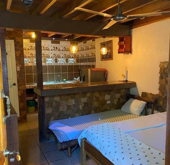 スタンダードルーム, Hostal Cecilia