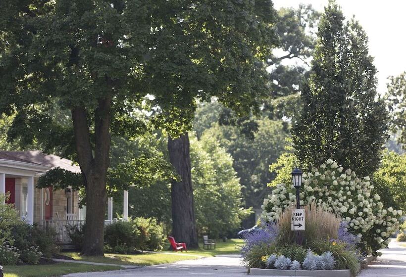 스위트, Seven Oaks Bed & Breakfast