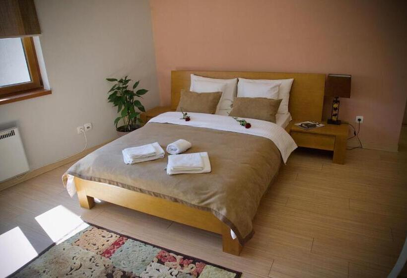 استودیوی استاندارد, Apartments Villa Splendor