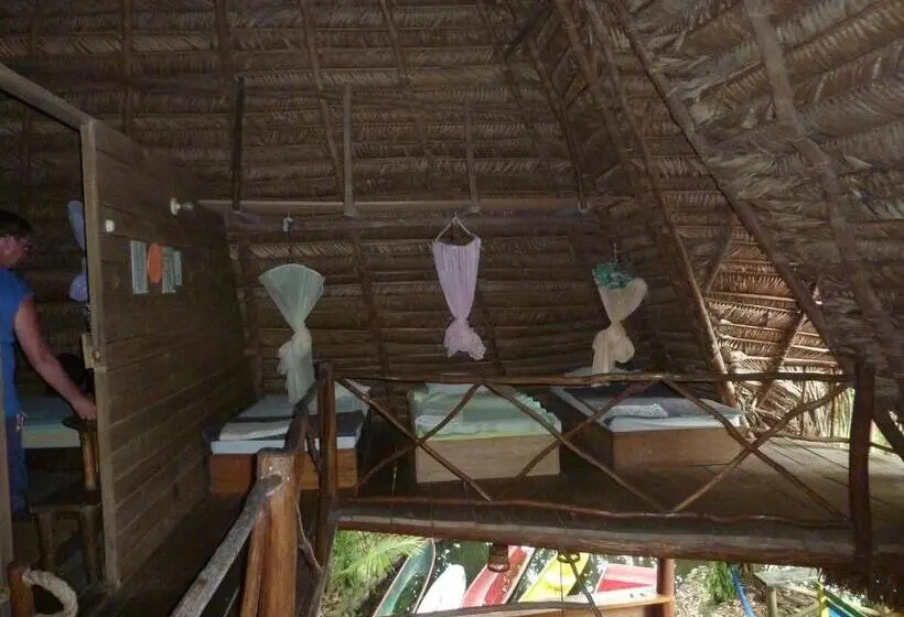 تختخواب در اتاق مشترک, Casa Perico