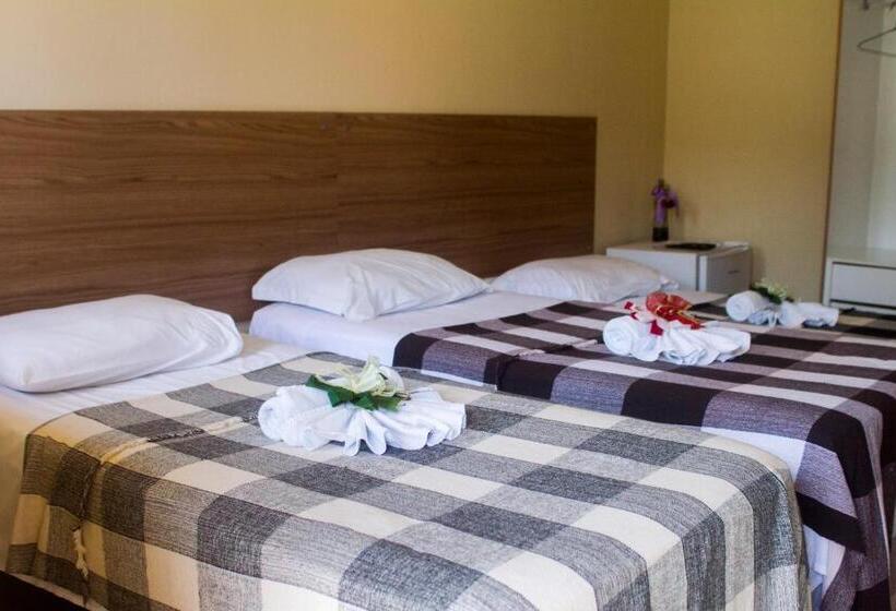 スタンダードトリプルルーム, Pousada Jasmine