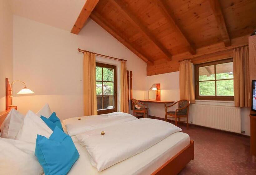 バルコニー付きスタンダードルーム, Landgasthof Neuwirt