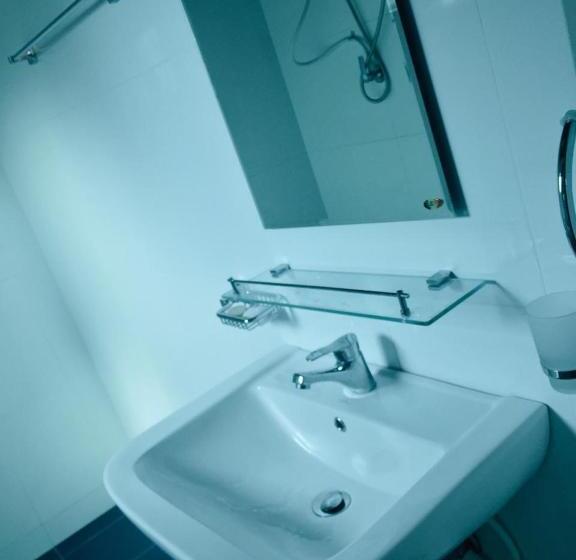 패밀리 룸, Suwani Pinnawala Homestay