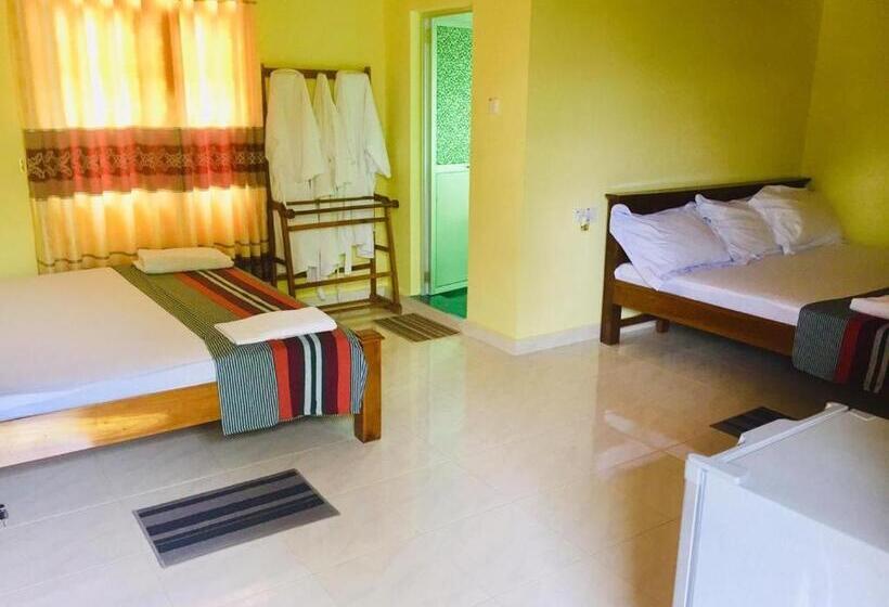 패밀리 룸, Suwani Pinnawala Homestay