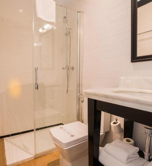 اتاق اکونومی, Nüa Cicerone