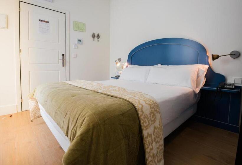 اتاق اکونومی, Nüa Cicerone