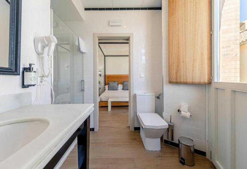 اتاق سوپریور, Nüa Cicerone