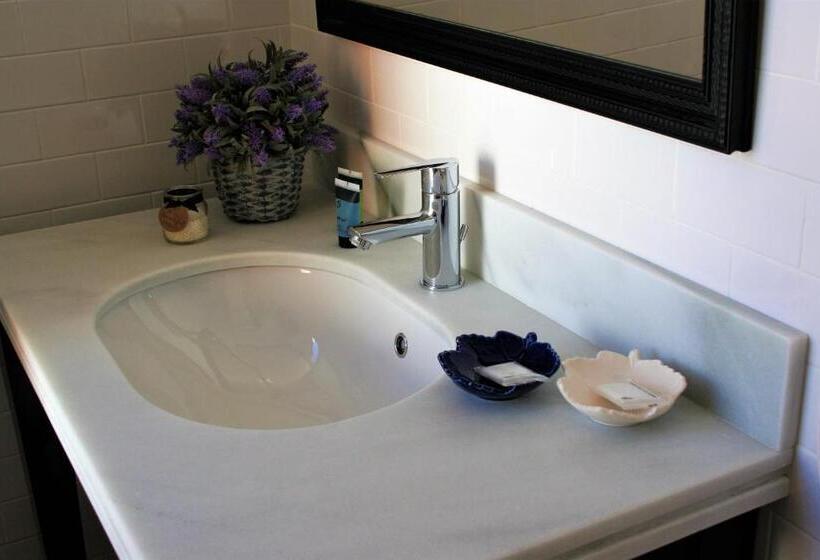 اتاق سوپریور, Nüa Cicerone