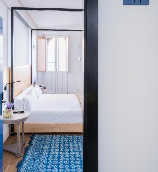 اتاق سوپریور, Nüa Cicerone