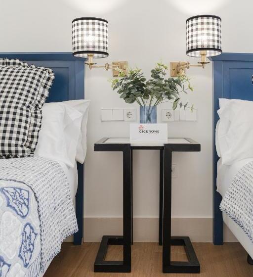 اتاق خانوادگی, Nüa Cicerone