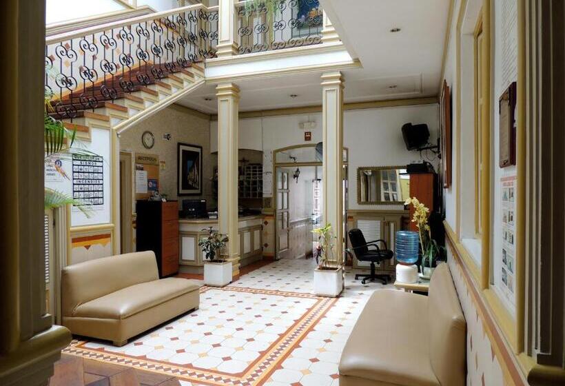 غرفة قياسية, La Orquidea