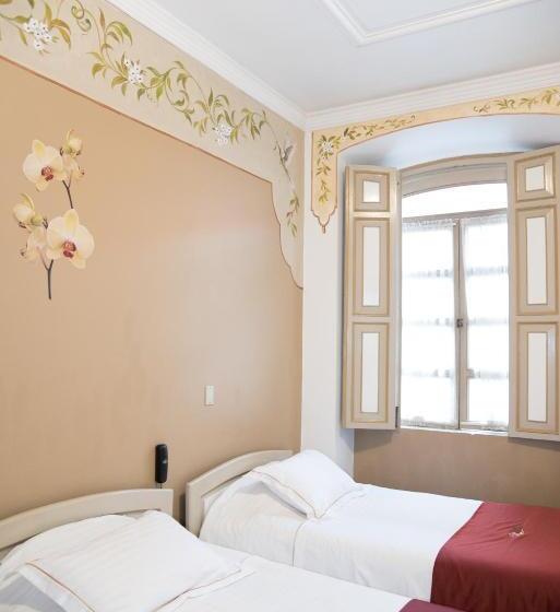 غرفة قياسية ثلاثية, La Orquidea