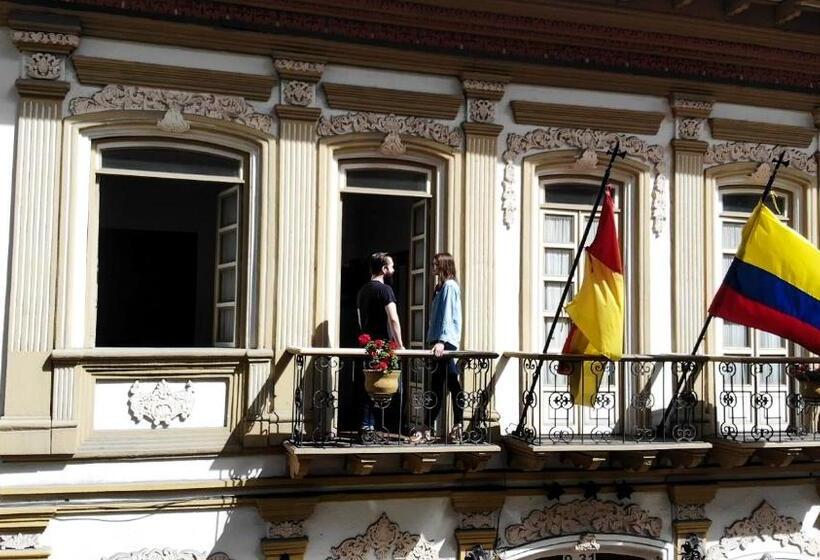 غرفة قياسية ثلاثية, La Orquidea