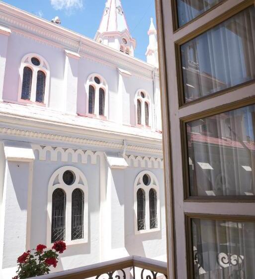 غرفة قياسية, La Orquidea