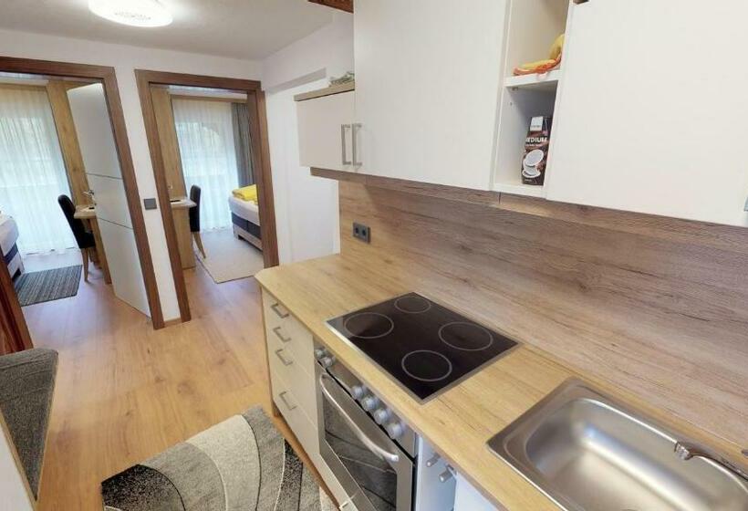 דירת שני חדרים עם מרפת, Raderhof