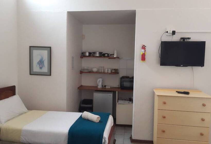 스탠다드 트리플 룸, Boer And Brit Self Catering Guest House