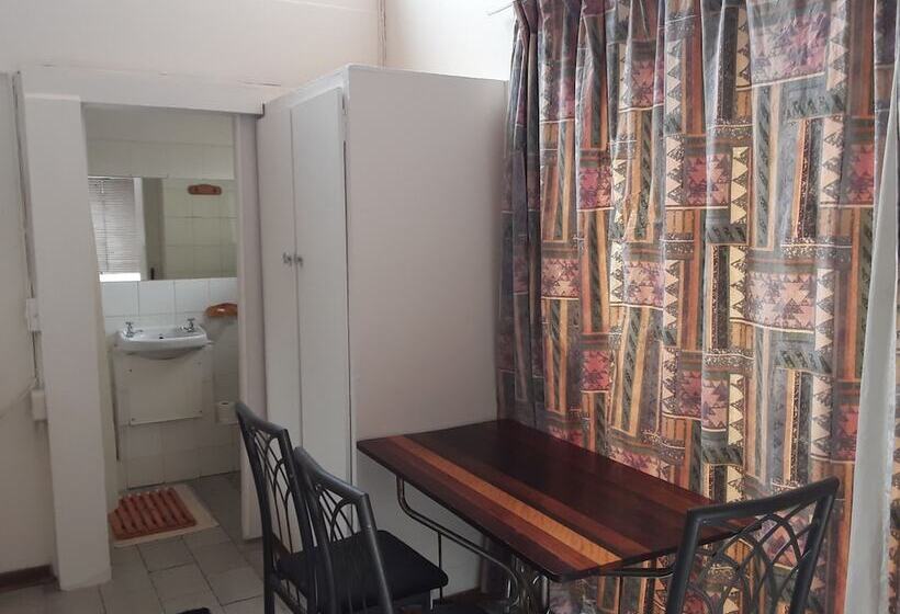 Quarto Triplo Estandar, Boer And Brit Self Catering Guest House