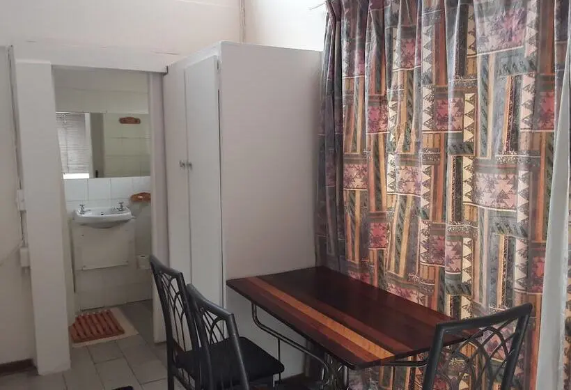 スタンダードトリプルルーム, Boer And Brit Self Catering Guest House