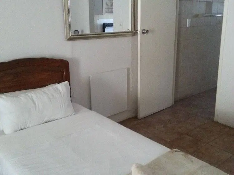 スタンダード４人部屋, Boer And Brit Self Catering Guest House