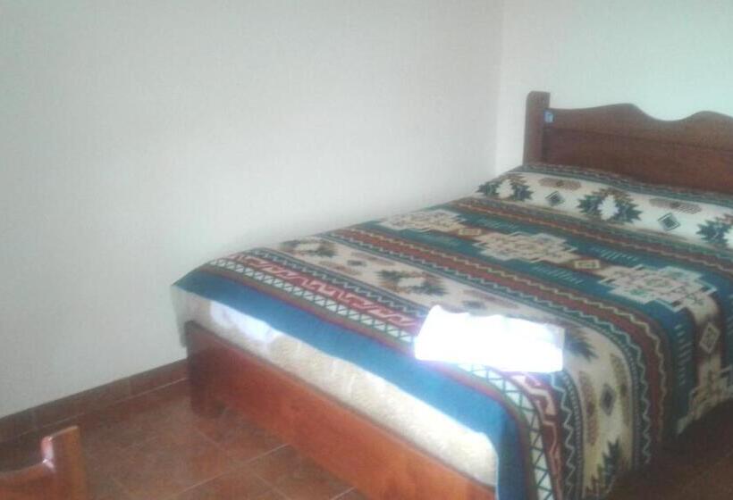 اتاق استاندارد یک نفره, Hostal Curiñan