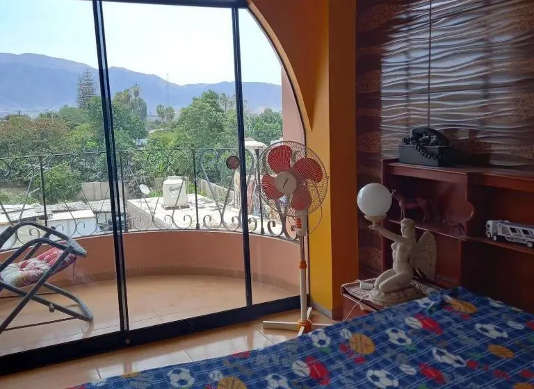 اتاق استاندارد سه نفره, Hostal Luren