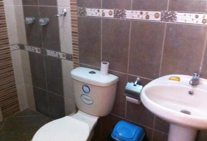 اتاق استاندارد سه نفره, Hostal Luren