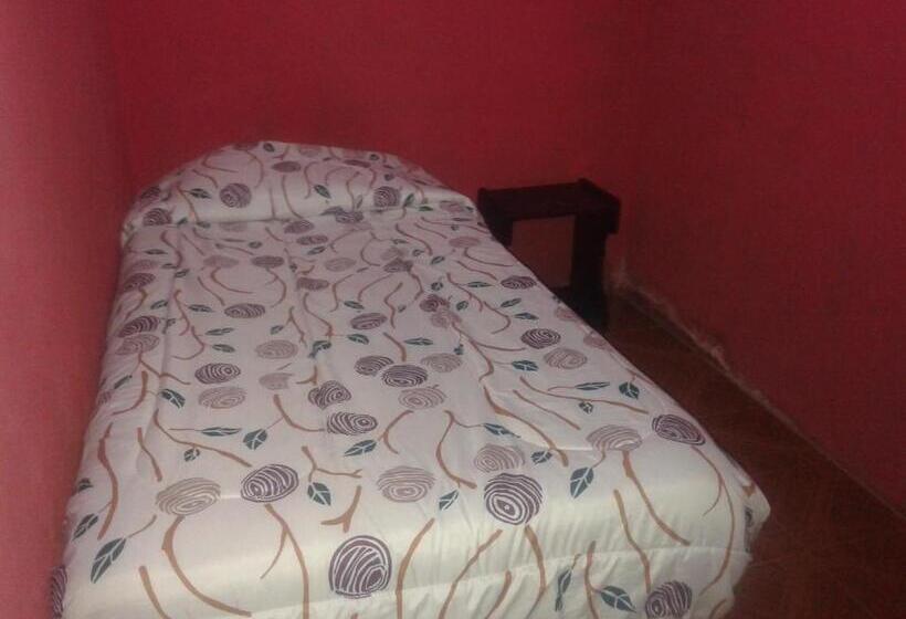 Quarto Standard Individual Casa de Banho Partilhada, Hostal Tuyasto