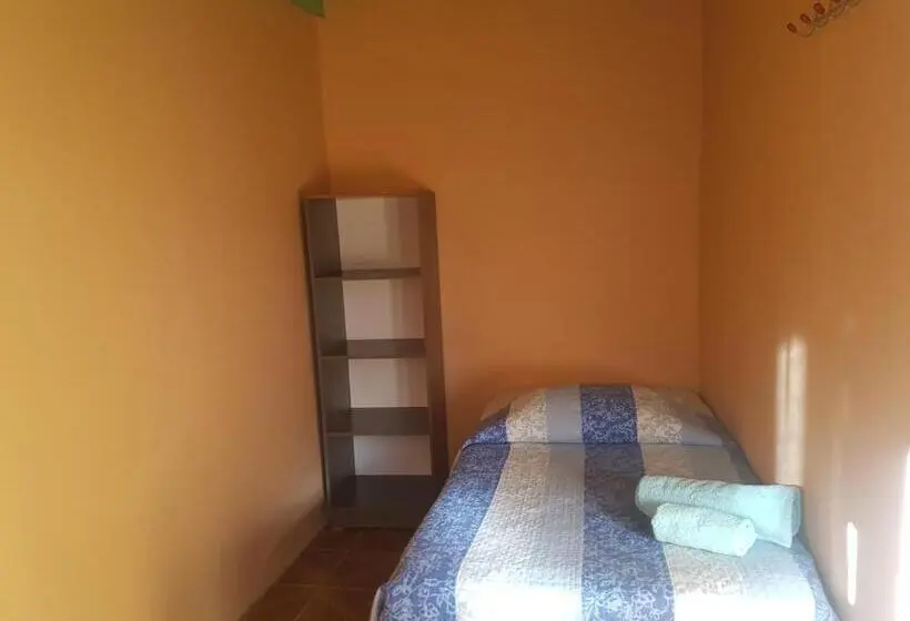 اتاق استاندارد یک تخته با سرویس بهداشتی مشترک, Hostal Tuyasto
