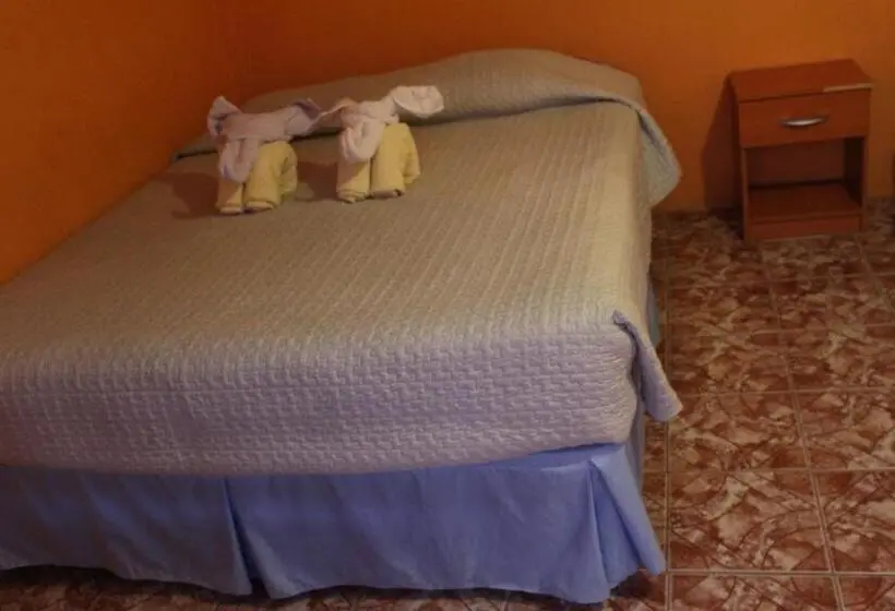 اتاق استاندارد با سرویس بهداشتی مشترک, Hostal Tuyasto