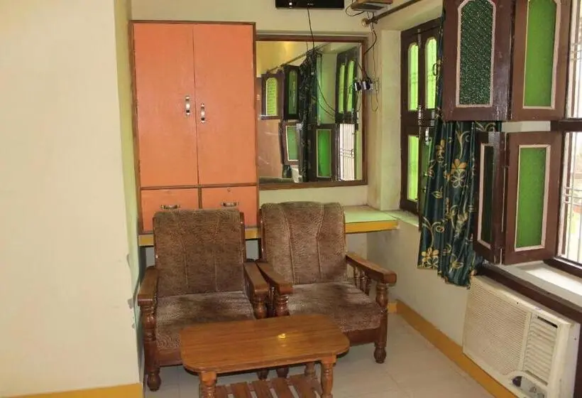 デラックスルーム, Singh Guest House