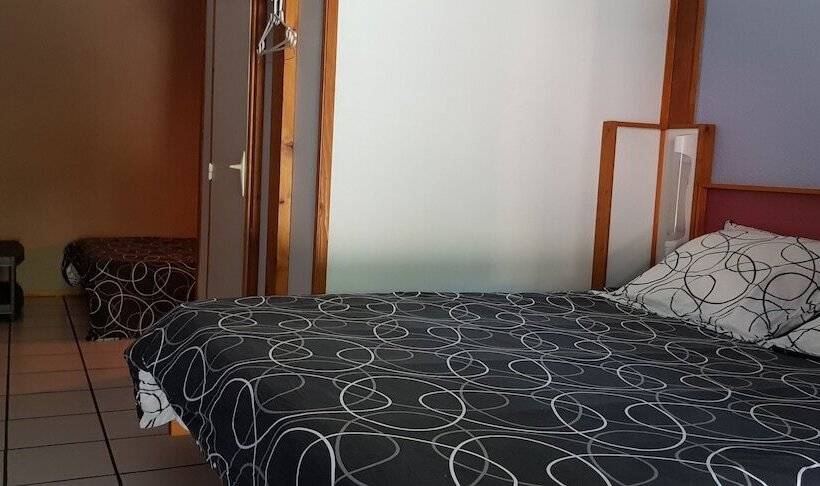 חדר סטנדרט לארבעה, Hôtel Eco Logis Espace Bellevue