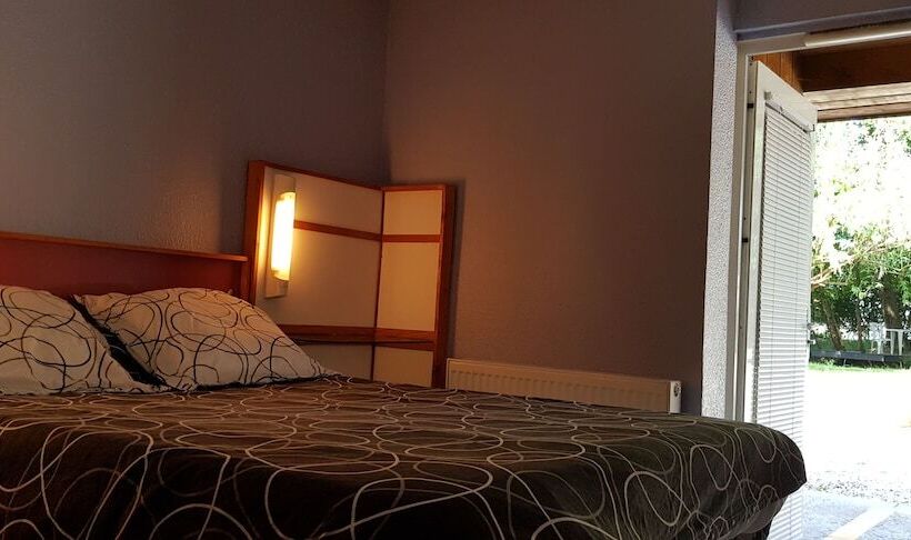 חדר סטנדרט לארבעה, Hôtel Eco Logis Espace Bellevue