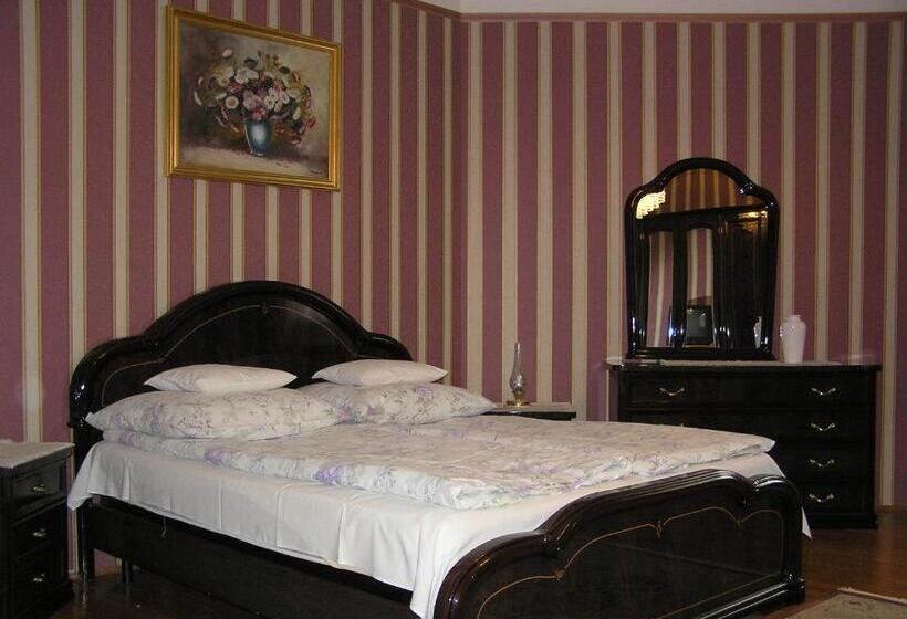 标准间带阳台, Jakab Ház