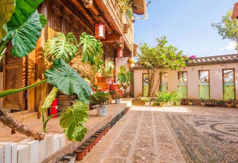 Номер Стандарт Вид на Сад, Lijiang Three Wells Inn
