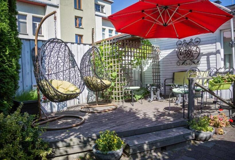 اتاق ساده سه‌ نفره, Papli 2 Accommodation