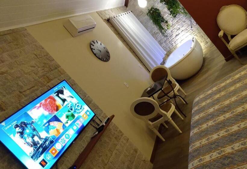 带按摩浴盆的套房, Pousada Quinta Do Alto
