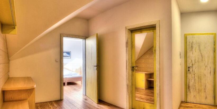 Family Suite, Statek Samsara