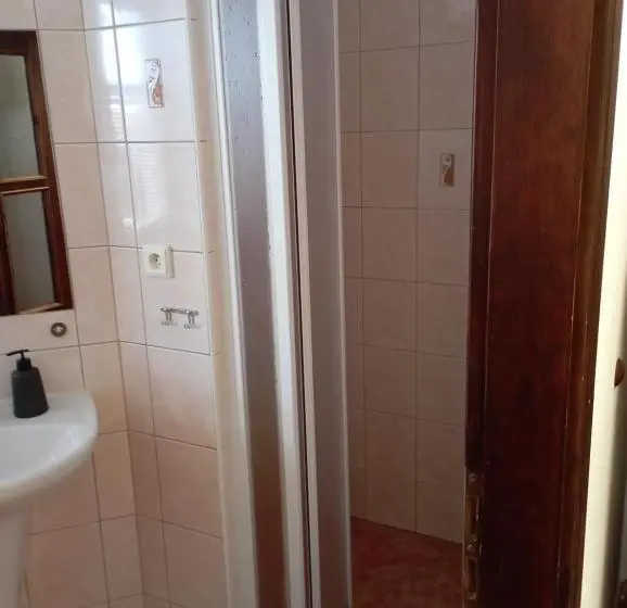 １ベッドルームアパートメント, Ubytování Na Hájence